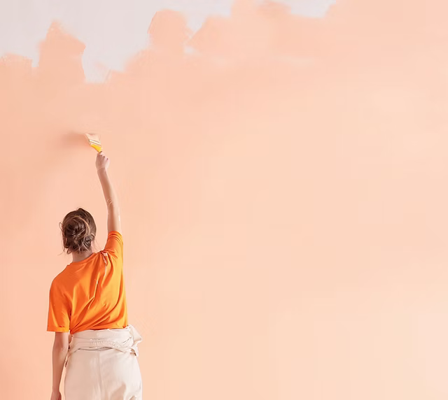 Dekorativ gestaltete Wandoberfläche in Stucco-Veneziano-Technik